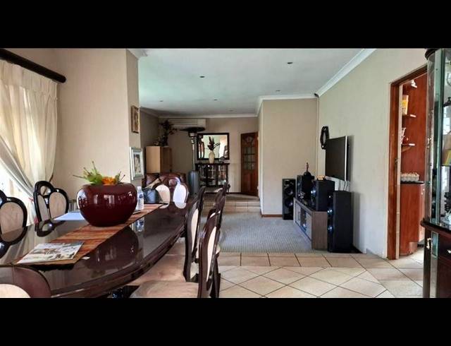 5 BEDROOM HOUSE FOR SALE IN BEYERS PARK